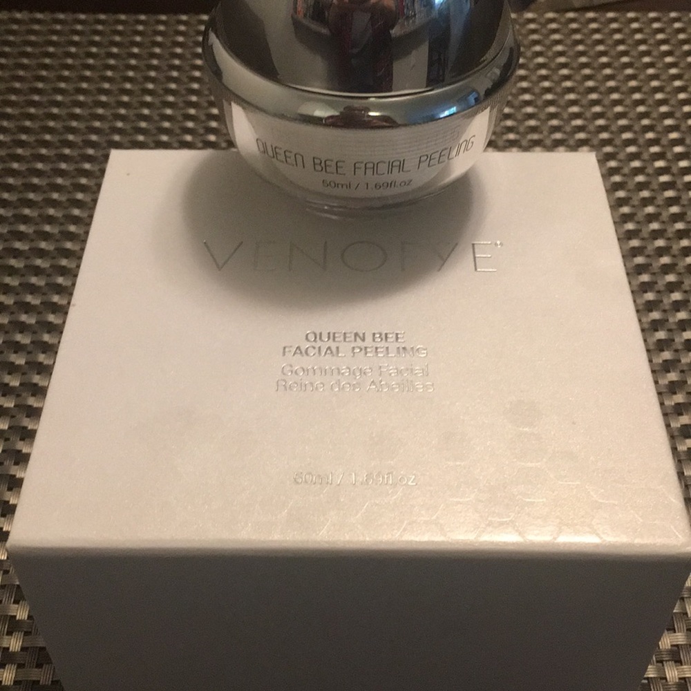 Venofye Queen Bee Facial Peel